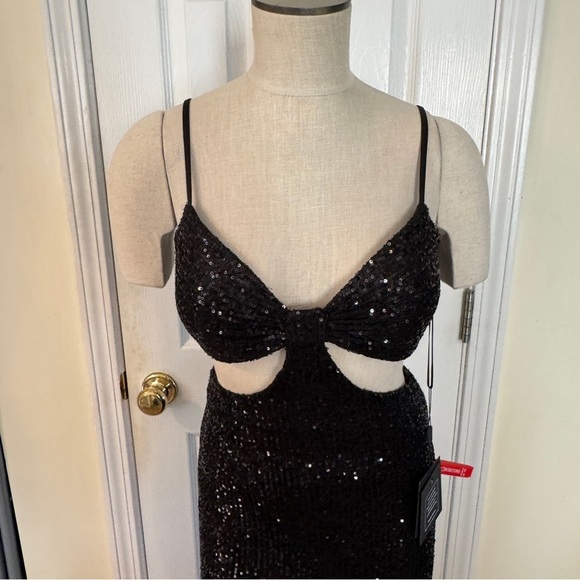 IEENA for Mac Duggal Black Sequin Cutout Gown Size 2 NWT - Picture 3 of 16